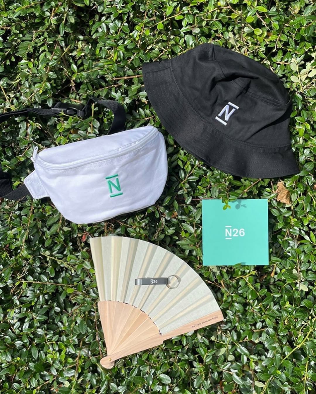 N26 — Tote bag & casquette